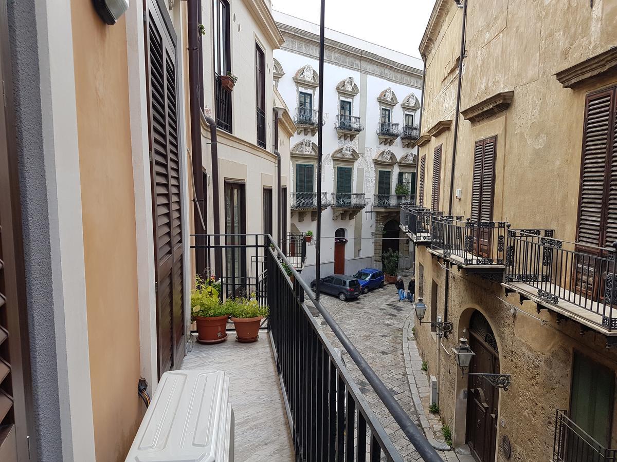Bed & Parking Apartamento Palermo Exterior foto